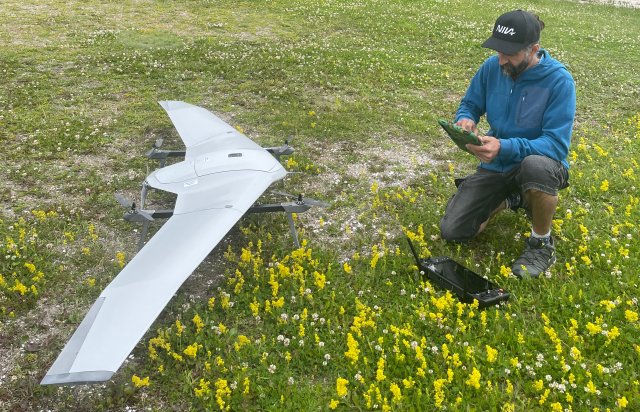 Drone with wings
