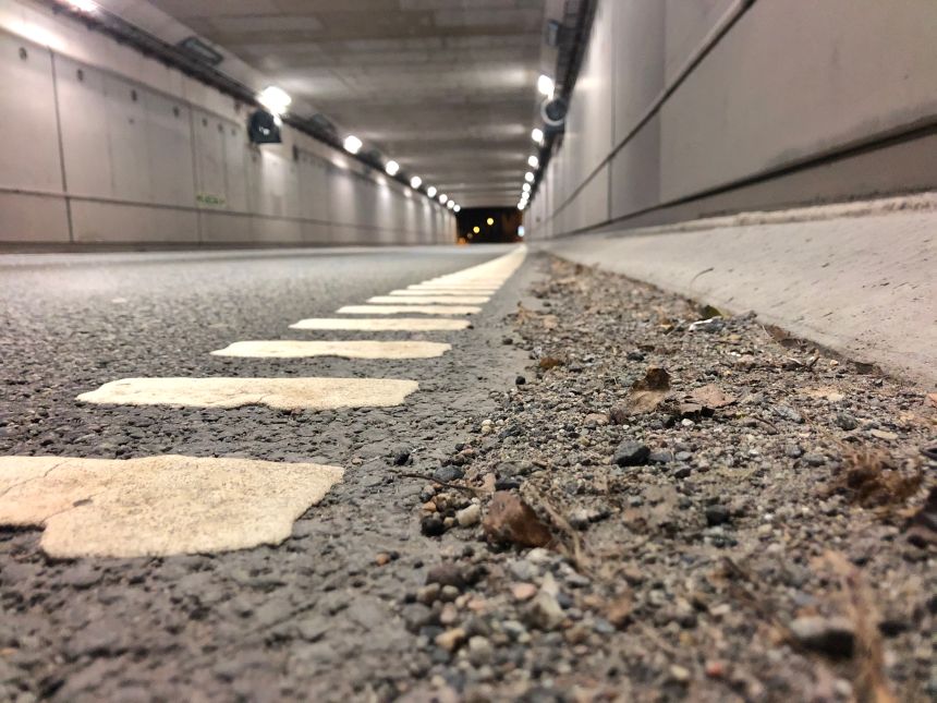 Car tire particles in tunnel