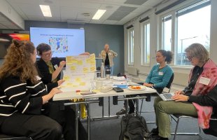 En viktig del av RefLab har vært å legge til rette for at nye kontakter skapes og å tenke og gjøre sammen for å reflektere over praksis knyttet til folkeforskning (foto: NIVA)  
